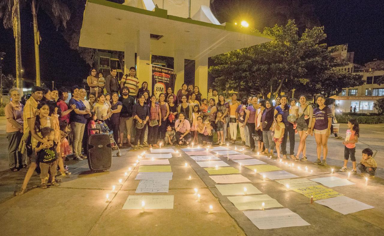 Colectivo ni una menos convocó vigilia en conmemoración por el día de la mujer en plaza de armas de Puerto Maldonado
