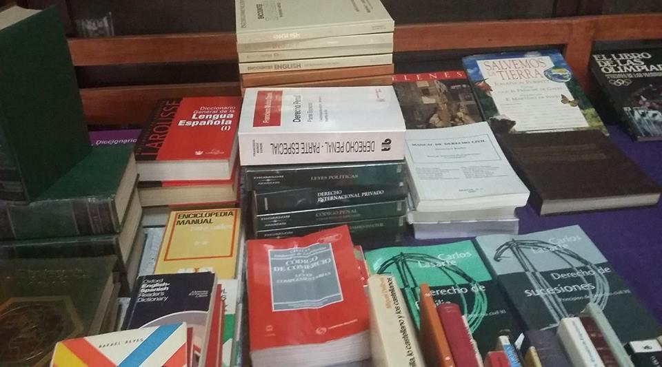 Feria del libro en el excine Madre de Dios continúa hasta el sábado 6 de mayo
