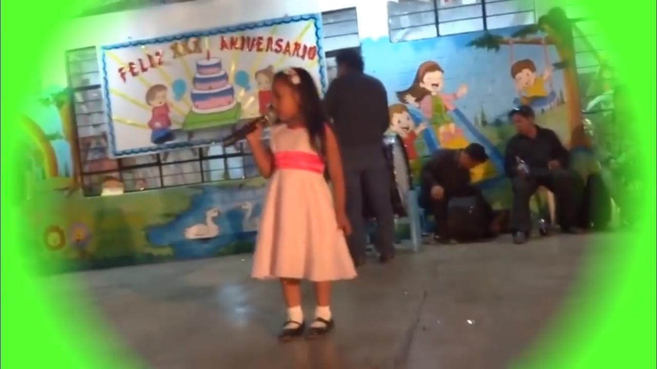 Por aniversario de Madre de Dios realizan concurso de canto para escolares