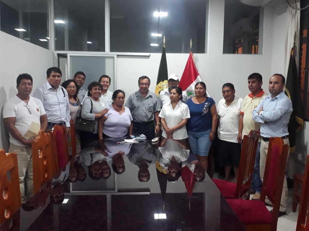 Gobernador escuchó a miembros de la Fedemin. Foto: Goremad.