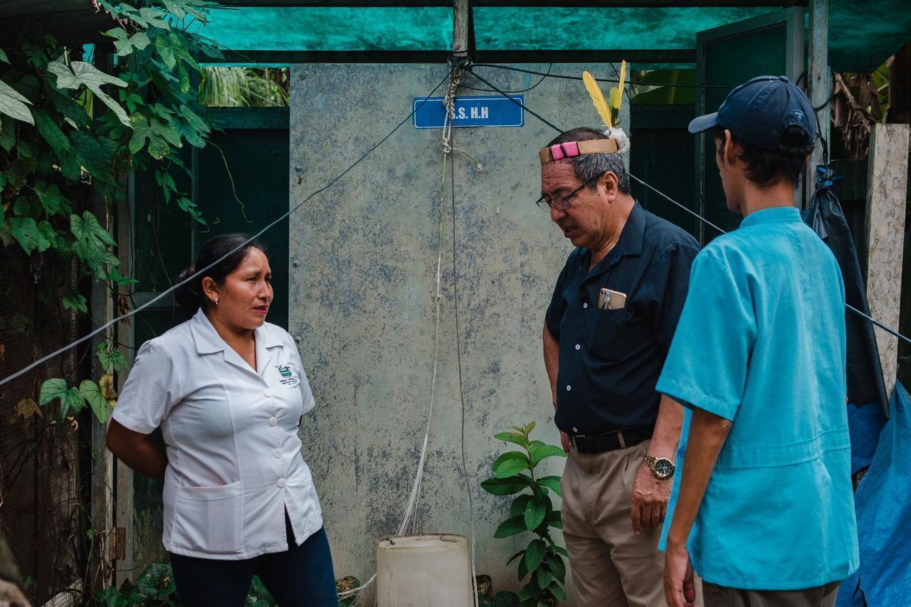 Gobernador visitó las instalaciones de la posta de Boca Inambari. Foto: Goremad.