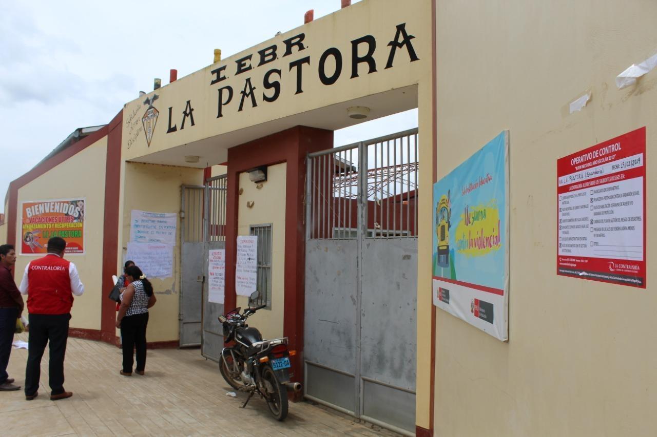 Frontis del colegio La Pastora. Foto: Contraloría.