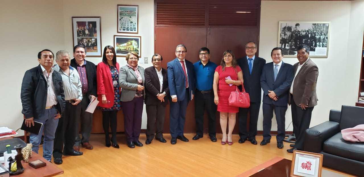 Mineros de distintos puntos del país se reunieron para ver proyecto de ley que les beneficiará. Foto: Fedemin.