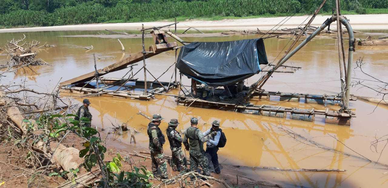 PNP, Marina, Ejército y Fiscalía dieron un duro golpe a la minería ilegal. Foto: Difusión