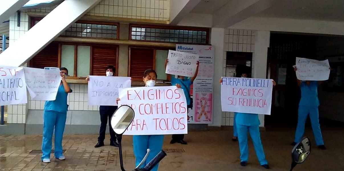 Médicos de EsSalud Madre de Dios realizan plantón por falta de equipos de protección personal