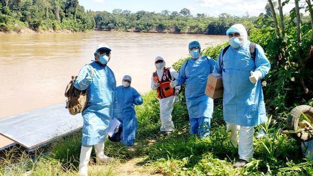 Médicos brindan atención a contagiados por COVID-19 en Comunidad Nativa Santa Teresita