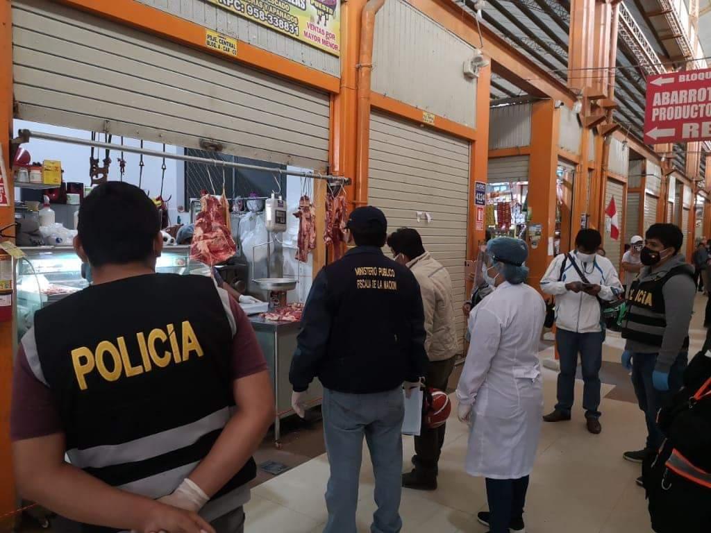 Inspeccionan protocolos de sanidad en stands del mercado Tres de Mayo