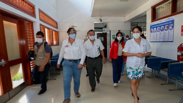 Ministra del Ambiente Fabiola Muñoz supervisa atención hospitalaria en Madre de Dios