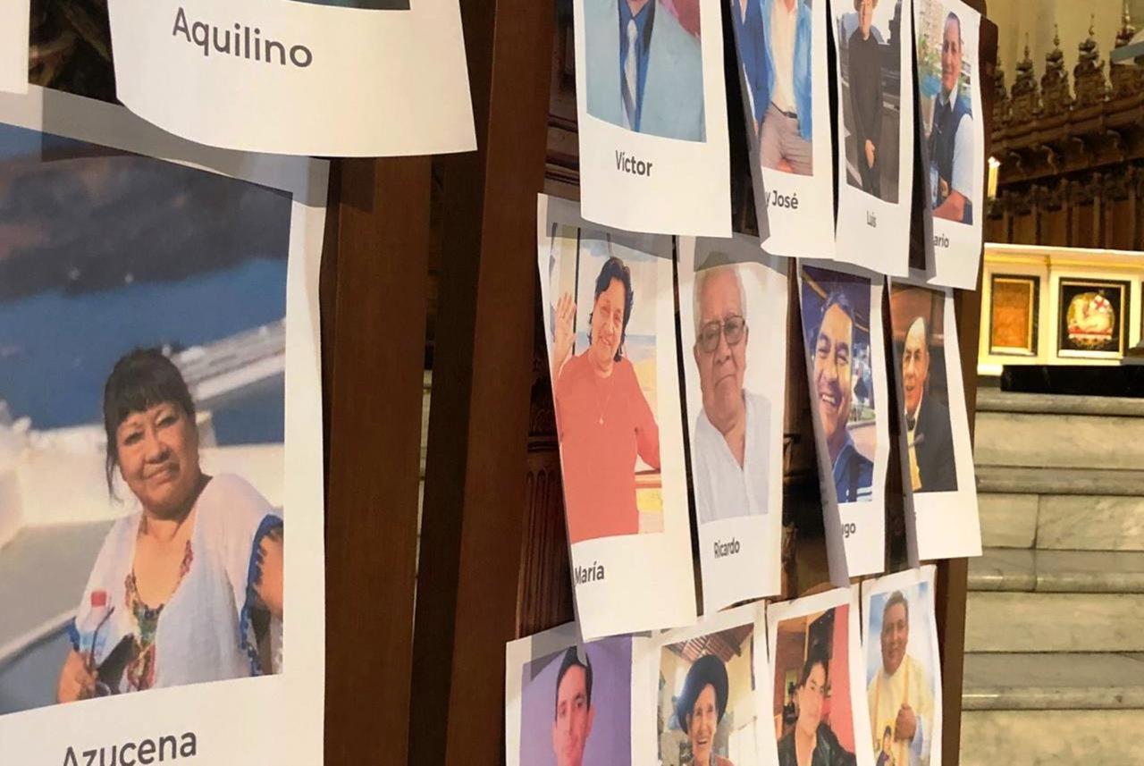 Catedral de Lima amaneció revestida con más de 5,000 fotos de fallecidos por COVID-19