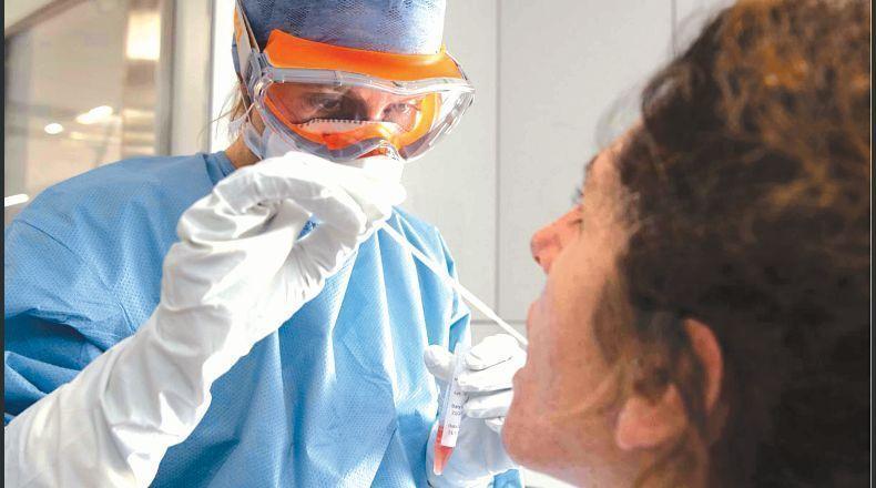Foto: Hisopado. Prueba molecular. (Imagen referencial)