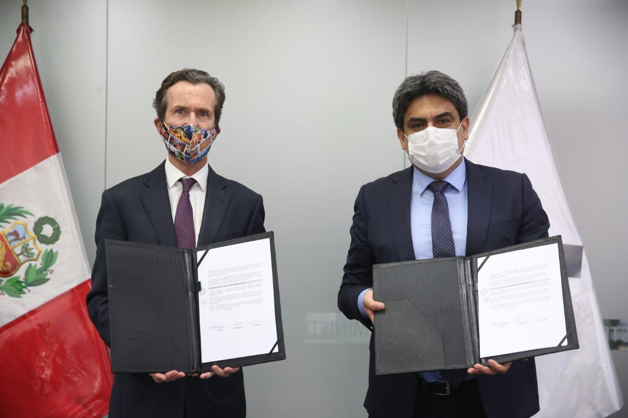 El Perú y Francia suscriben convenio para que estudiantes de los COAR aprendan el idioma francés
