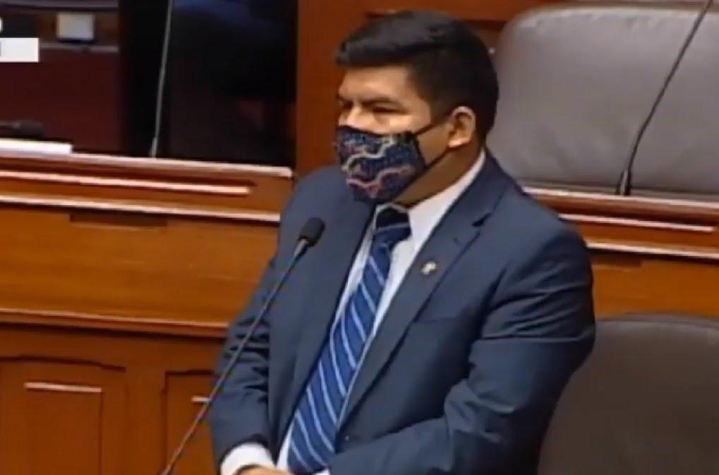 Congresista Alex Lozano calificó de desastroso el manejo de la economía en el país