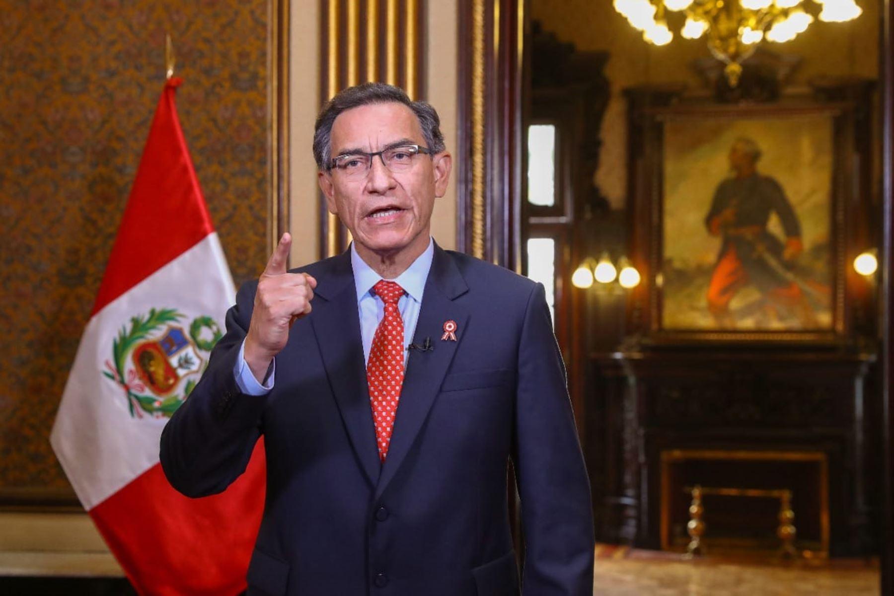 Presidente Vizcarra denuncia complot contra la democracia
