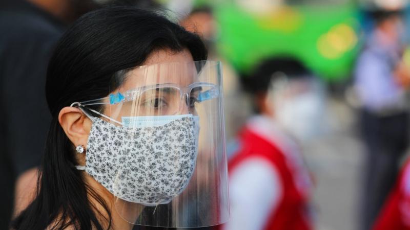 Uso de protector facial será obligatorio desde hoy en mercados y centros comerciales