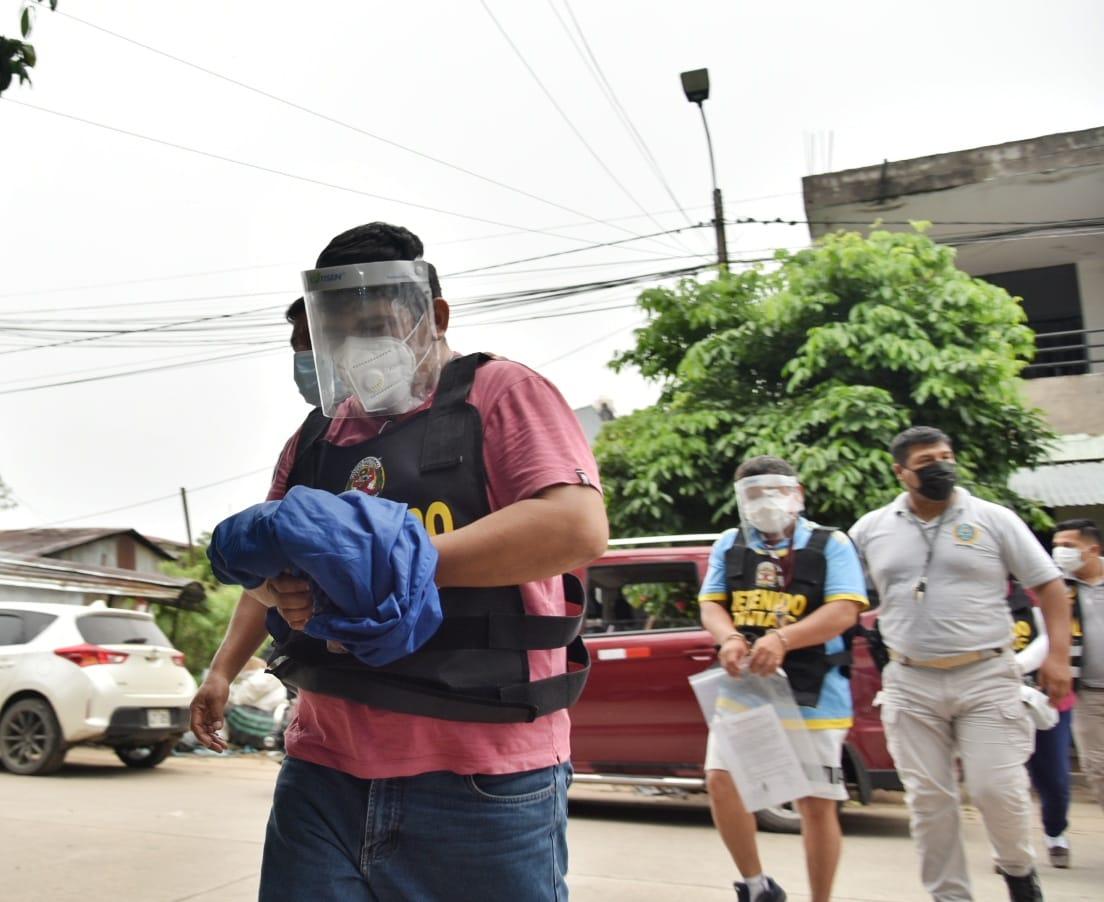 Los intervenidos fueron derivados hasta la sede del Ministerio Público para continuar con las diligencias de ley. Foto: Paolo Peña / La República.