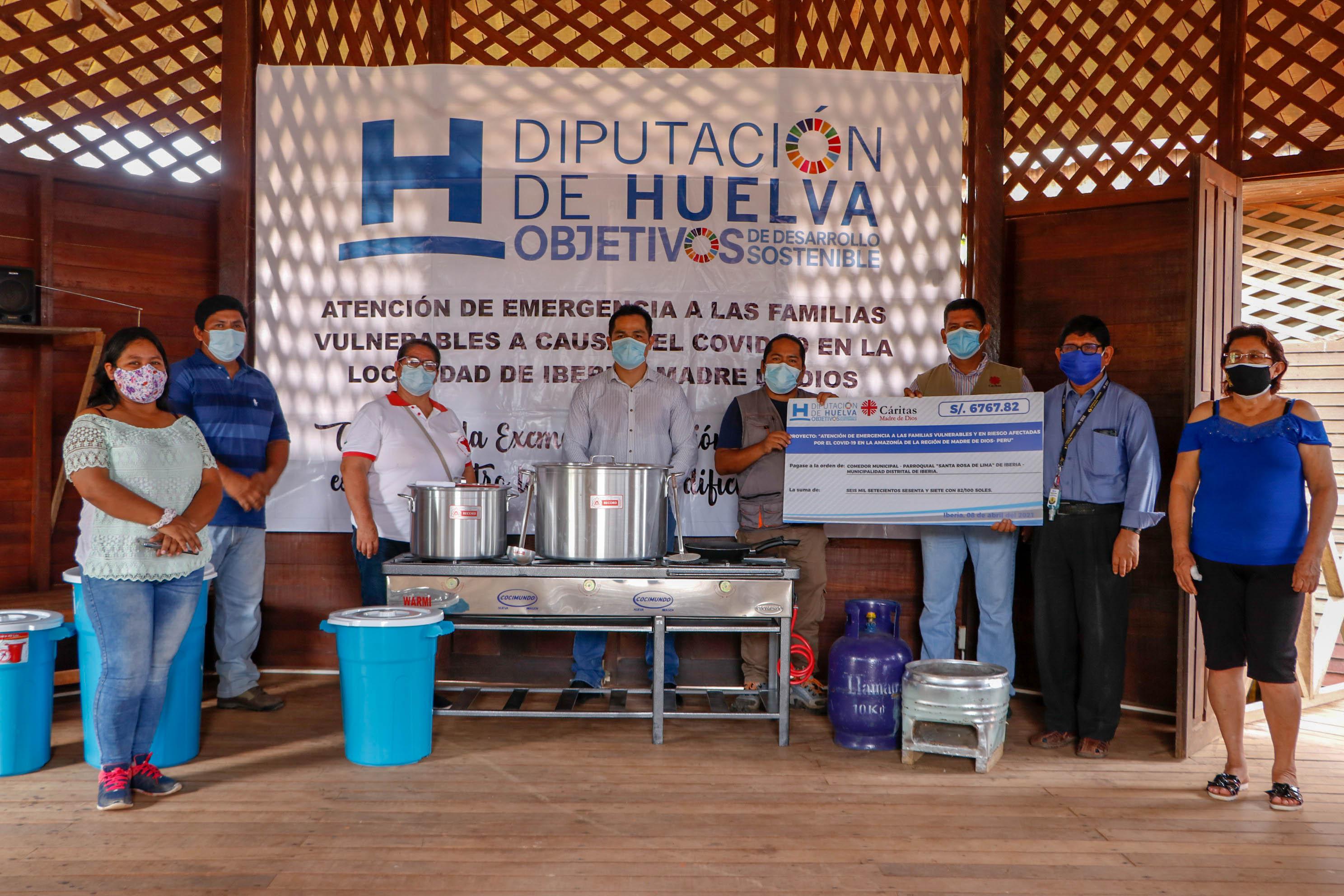 Cáritas Madre de Dios y la Diputación de Huelva llevan donaciones al comedor de Iberia