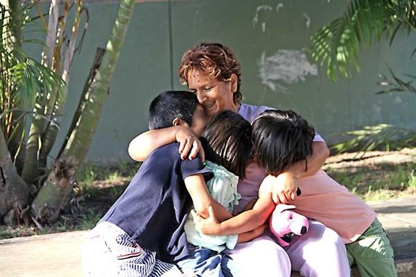 300 niñas, niños y adolescentes reciben primer pago de pensión de orfandad por el COVID-19