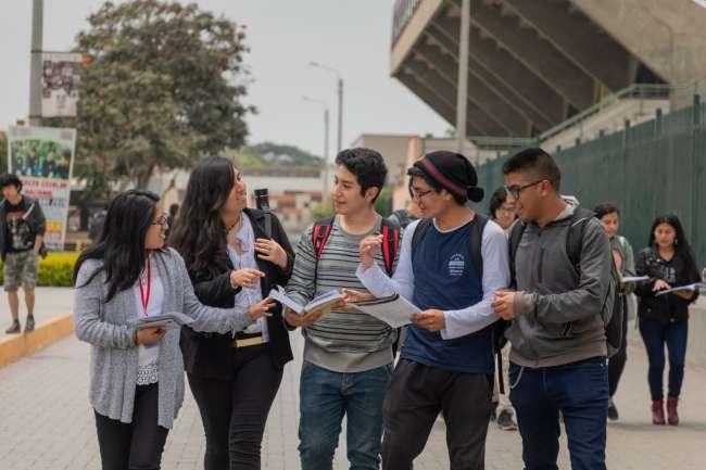 Minedu lanzará más de 14 000 becas de educación superior para peruanos de escasos recursos