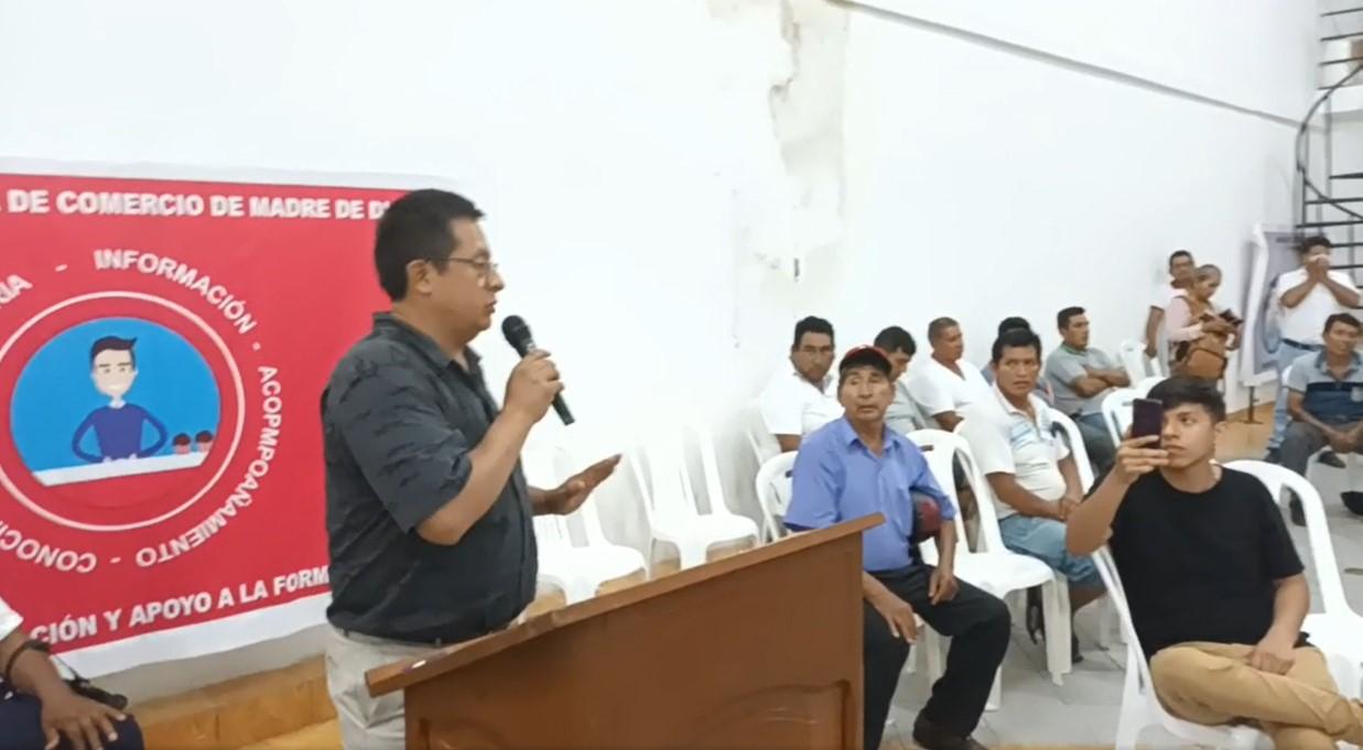 Dirigentes concertaron en la Cámara de Comercio.